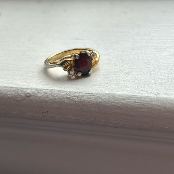 Vintage ruby or garnet cocktail gold ring size 5 - Picture 2 of 4